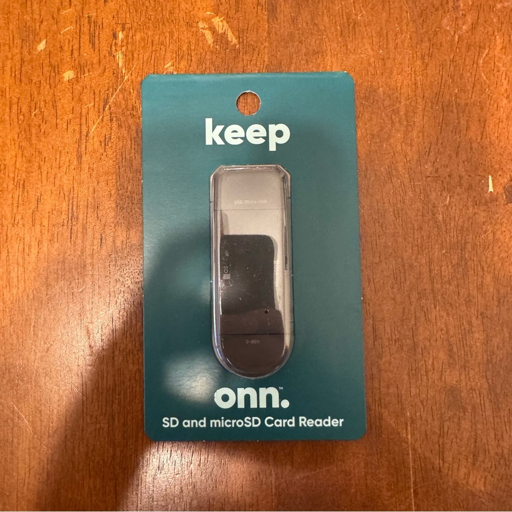 Onn. SD and MicroSD Card Reader